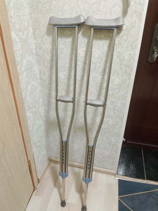 Продам кастыли в отличном состояние