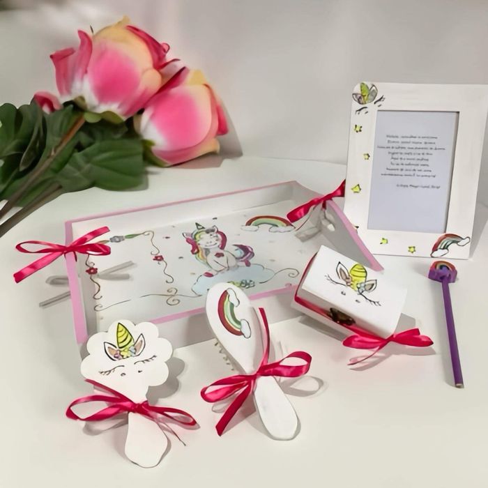 Seturi mot aniversar pentru fetite personalizate