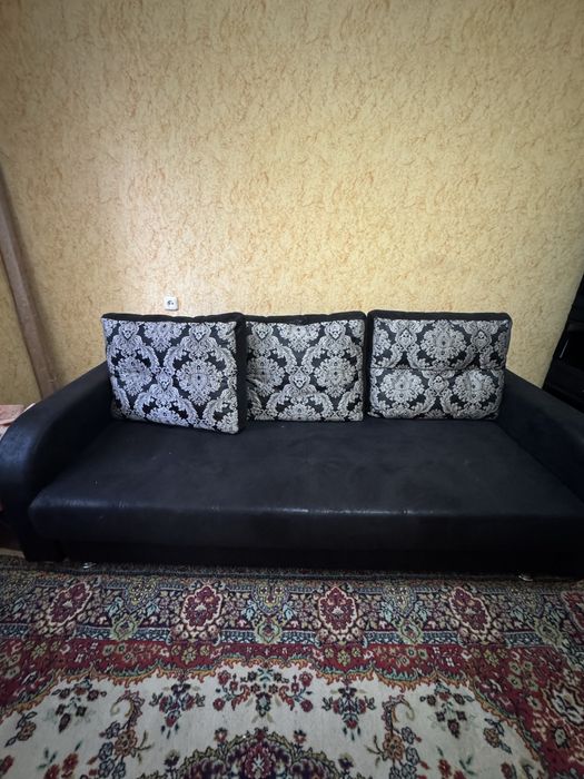 Диван в гостиную/детскую/офис