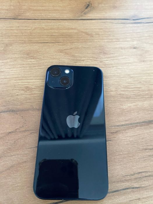 Продам Iphone 13