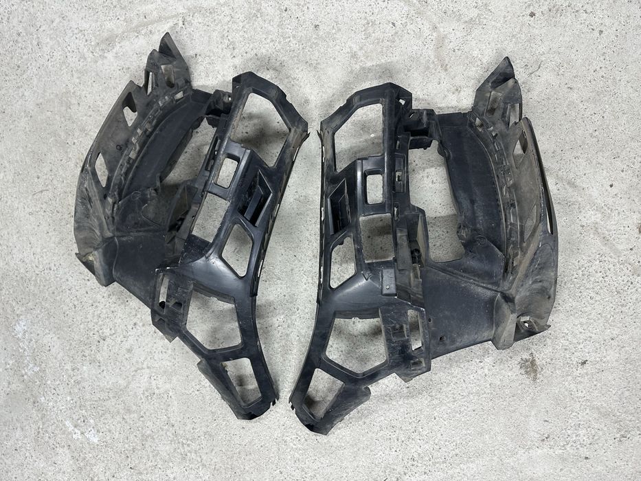 Suporti stânga dreapta  bară față bmw 1.f40.