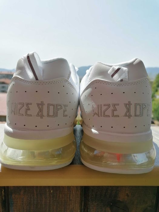 Светещи маратонки WIZE&OPE