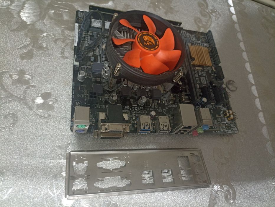 Камплект плата+проц+аперативка