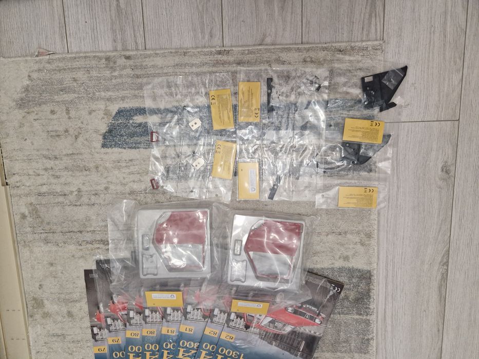 Opt  Seturi Repere Noi Sigilate MACHETA DACIA 1310