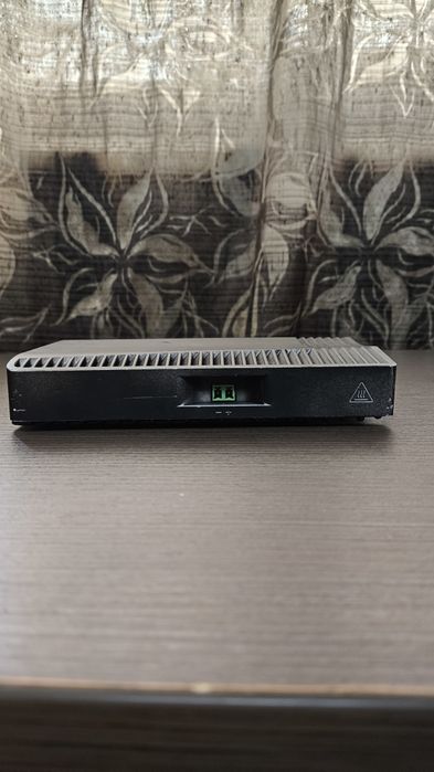 Vând switch 10G Mikrotik CRS304-4XG-IN