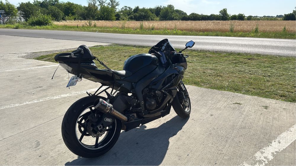 Kawasaki ZX-6R an de fabricatie 2009, vand sau schimb cu naked sau adv