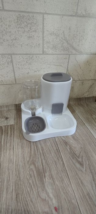 Продам новые кормушки