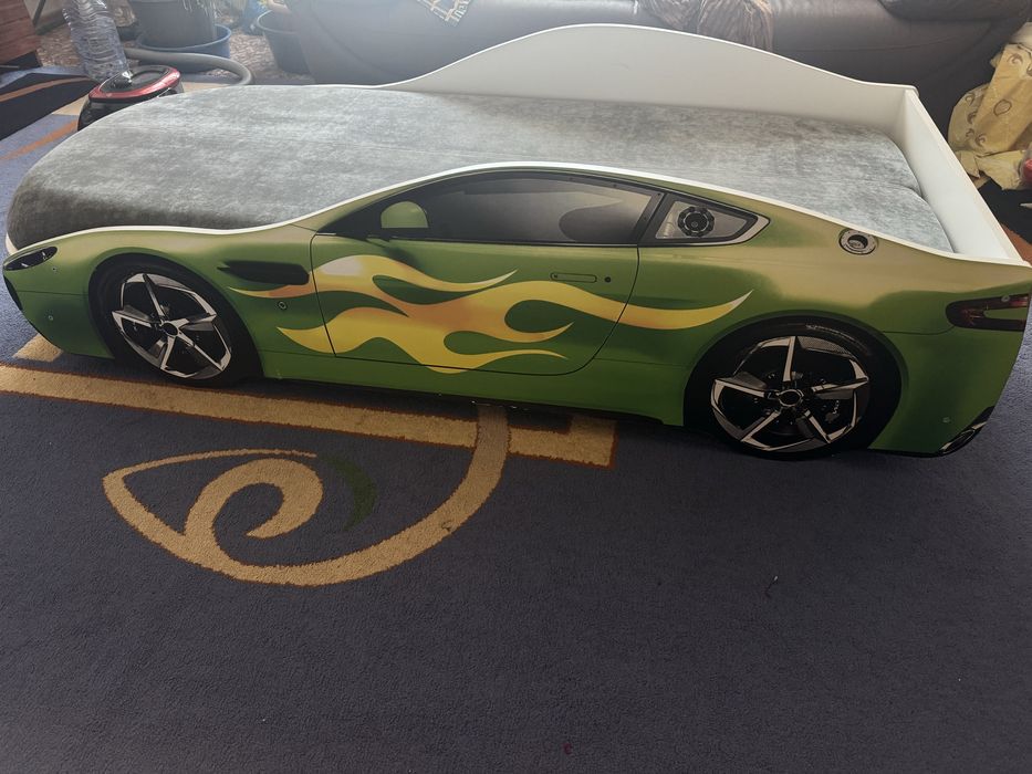 Кровать детская машинка