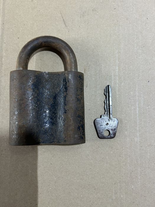 Lacat vintage rusesc