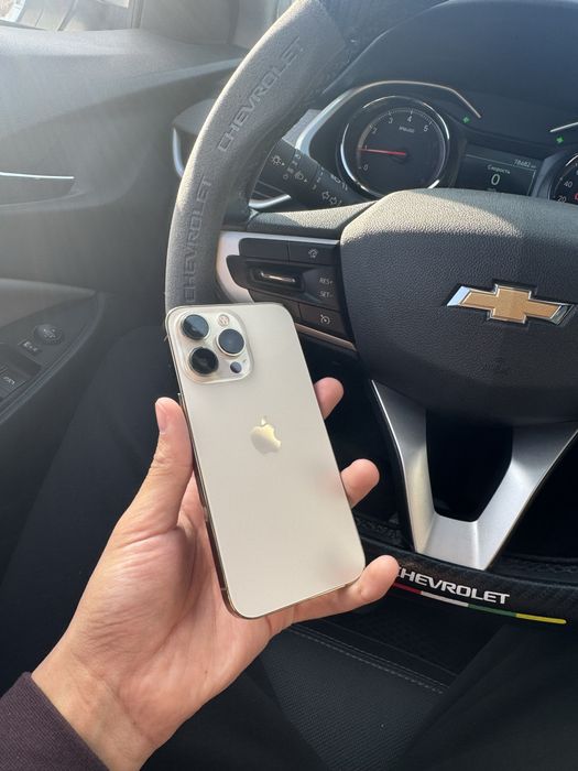 Продам Айфон 13 про