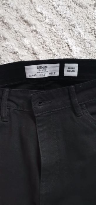 Pantaloni Skinny baieti Bershka .!