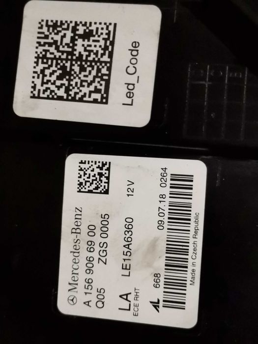 Ляв L Фар за Мерцедес/Mercedes GLA ГЛА 2014--2017година счупен ооо