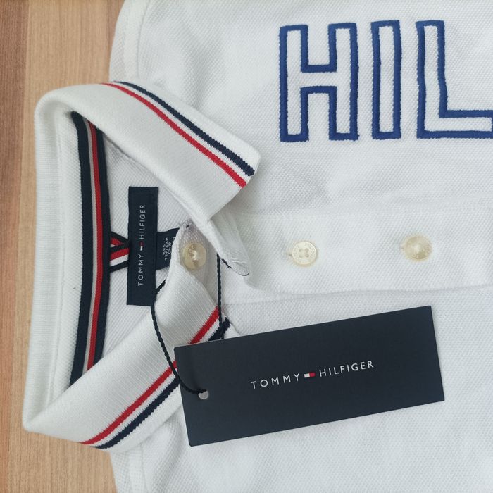 Tommy Hilfiger нова тениска 2-3год