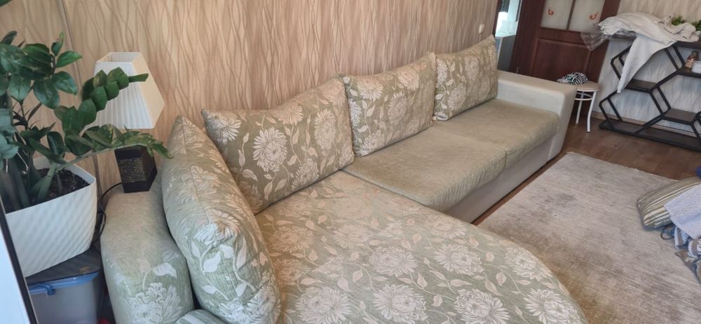 Продам диван угловой