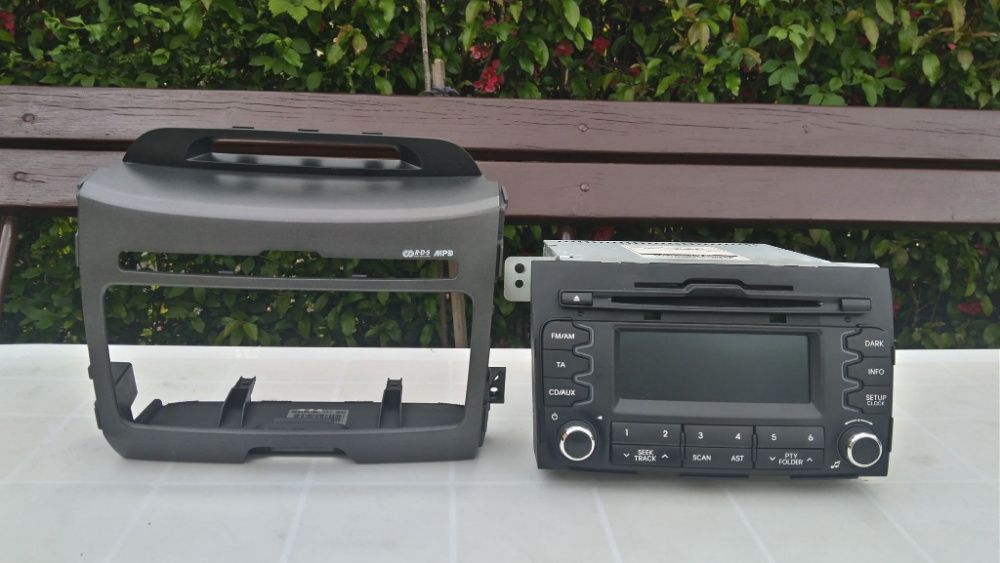 Vand radio/CD auto KIA 2009