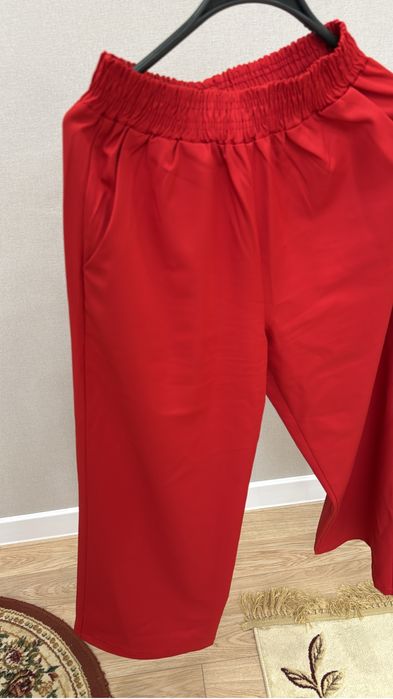 Продам красную мединцинскую форму