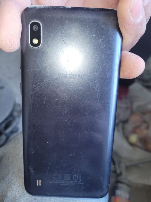 Samsun A10    2-32gb