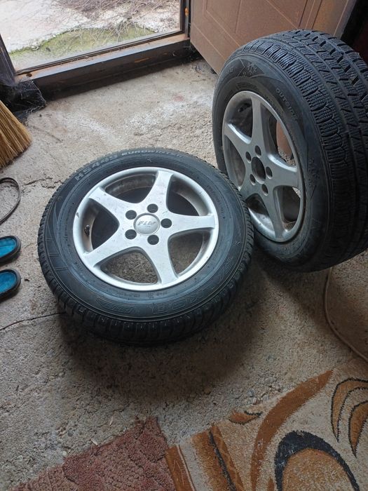 Vând sau schimb cu alte