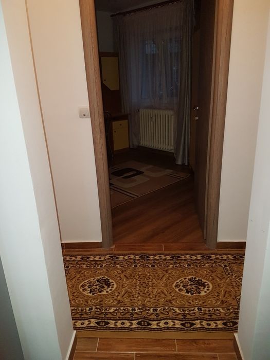 Proprietar / persoana fizica vând apartament decomandat păcurari /canta la bulevard.
