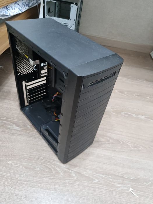 Продам корпус с блоком питанием