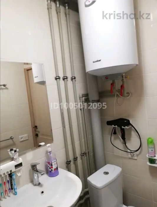 Продаётся 2 х  ком. квартира