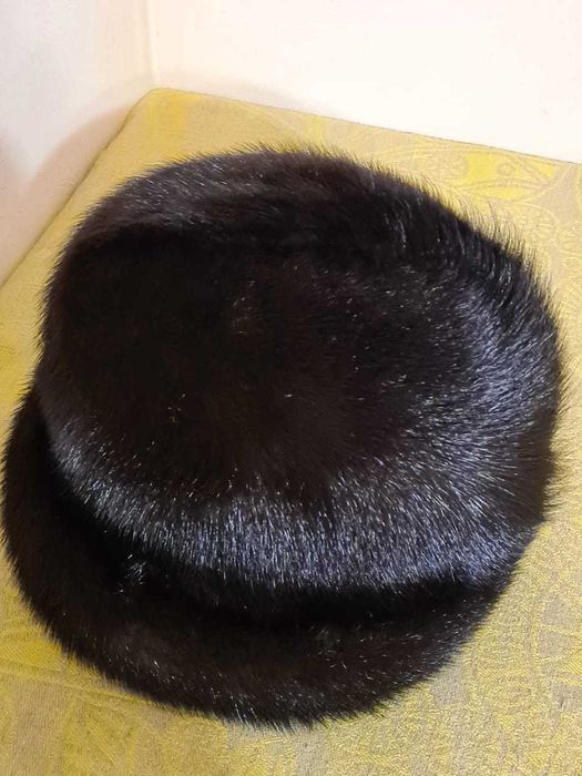 Продаю зимние шапки, мех норка.