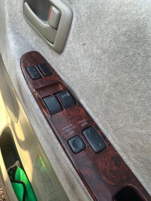 Продам семейный, просторный автомобиль