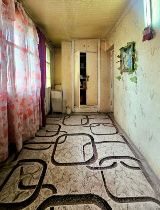 Чиланзар 24 й квартал продаю Двухкомнатную  2х комнатную