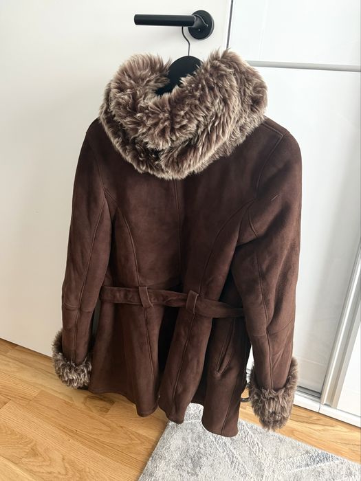 Haina blana Naturala , geaca groasa piele . S-M , Perfecta, cu Gluga .