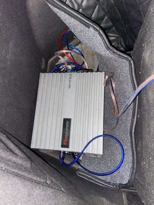 Usilitel+ sabwoofer+hamma kamplekt simlari