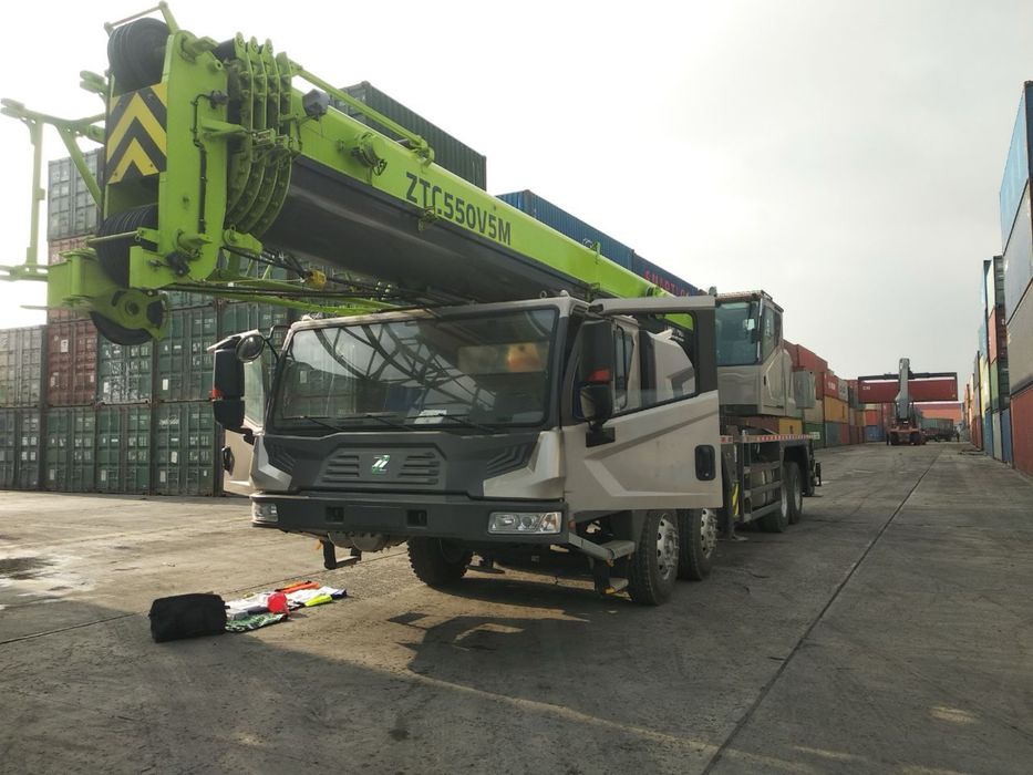 zoomlion автокран 55 тонна.