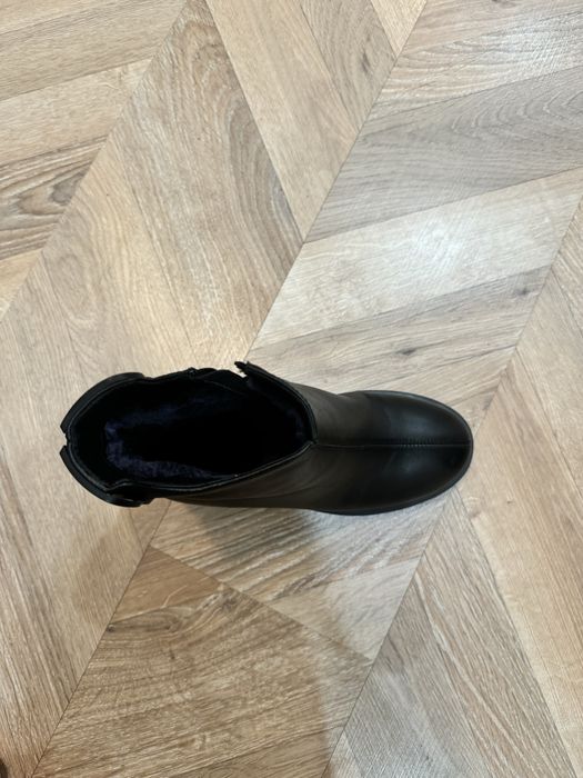 Продам ботинки зимние