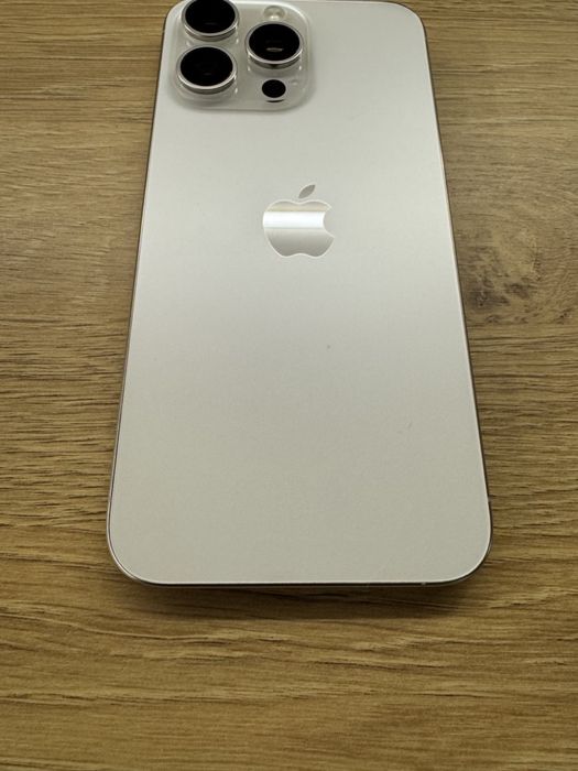 iPhone  15 Pro max White-На части