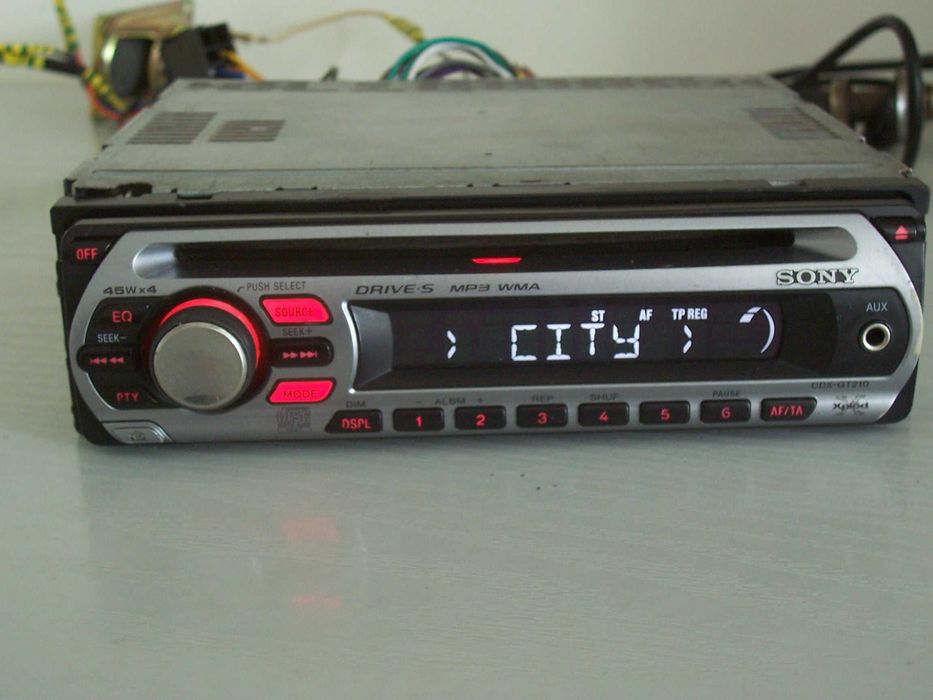 Авто MP3,Aux, СД плеър Sony CDX-GT210