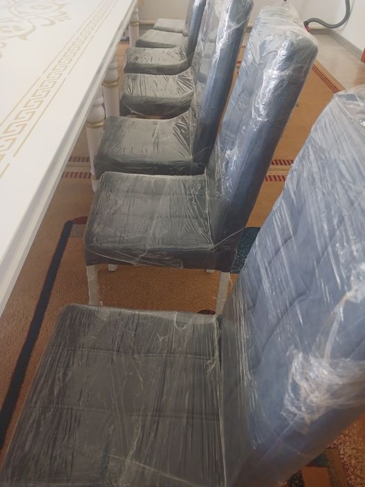 Продам новые стулья.