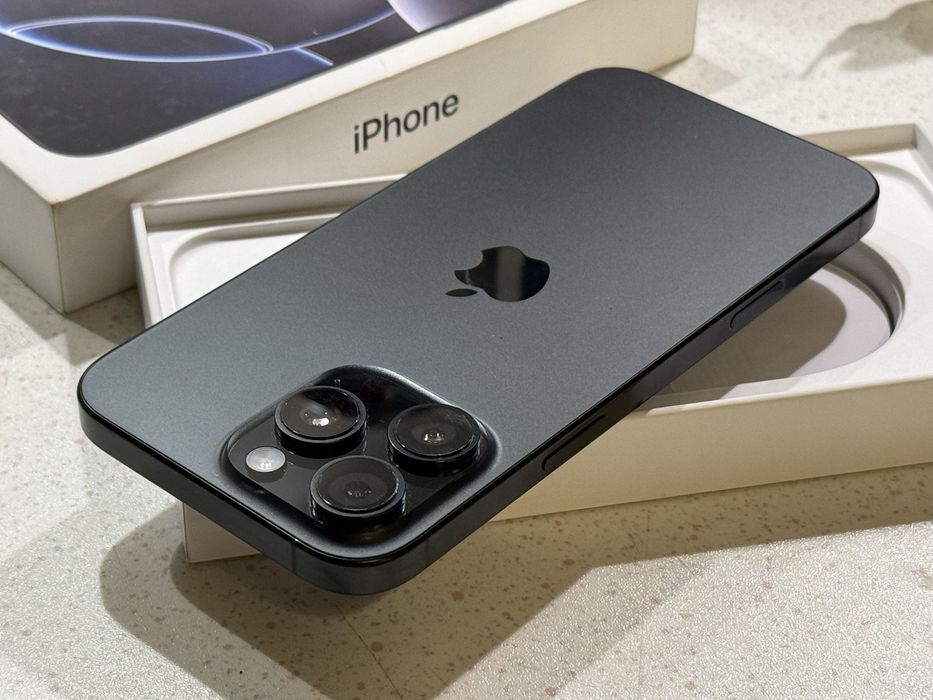 iPhone 16 Pro Max 256GB Black Titanium - 92% Батерия, Като НОВ.