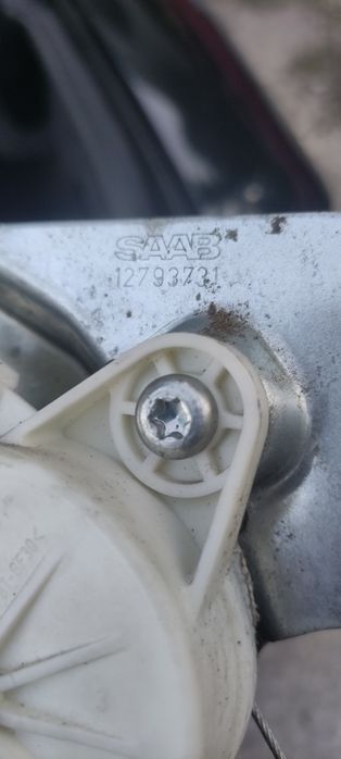 Стъклоповдигачи с Моторчета Saab 9-3