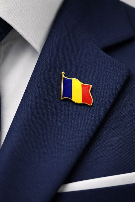 Pin sacou Steagul României