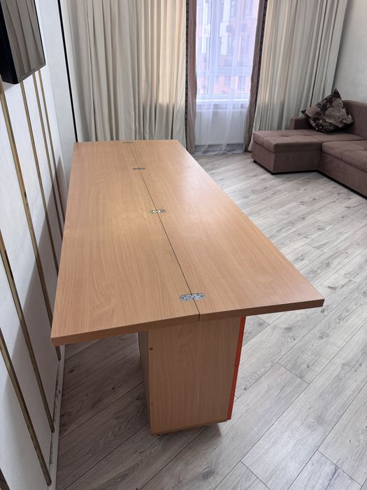 Стол с механизмом