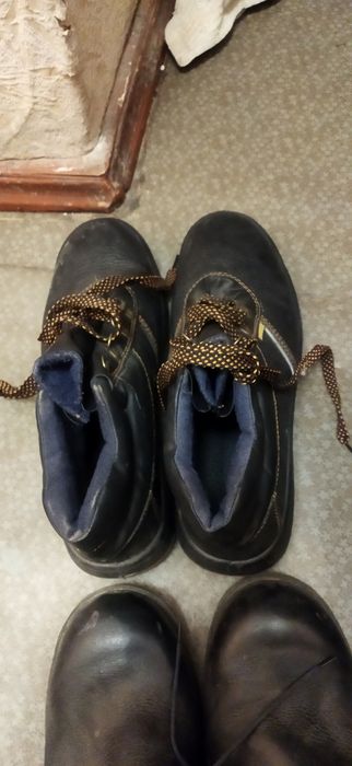 Продам ботинки новые