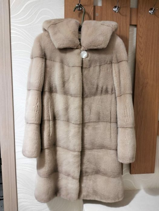 Продам норковую шубу