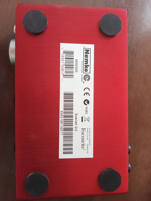 Продается звуковая карта Focusrite Scarlett 2i2 1st gen