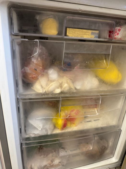 Холодильник LG в рабочем состоянии!