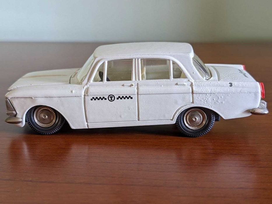 Модель СССР 1:43 Москвич 412 А2