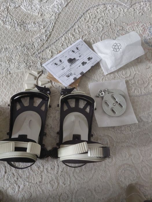 Крепления на сноуборд фирма  Naked