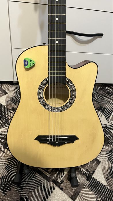 Продам гитару с подставкой