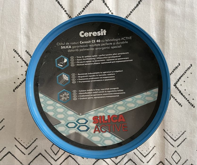 CERESIT CE 40 Водонепропусклива, гъвкава фугираща смес
