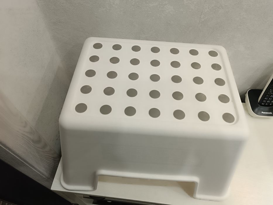 Продам новый стульчик Икеа для дома, ванной