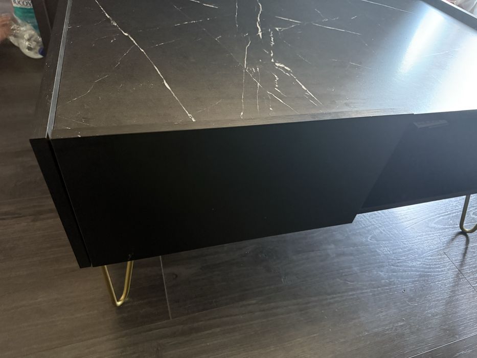 Vând set măsuță de cafea și comodă living