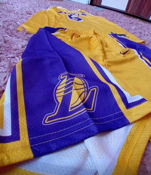 Чисто нов оригинален екип на Los Angelis Lakers - LeBron James